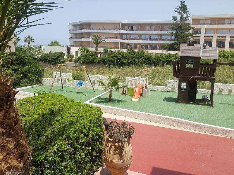 Jo An Beach Hotel Adelianos Kampos Luaran gambar