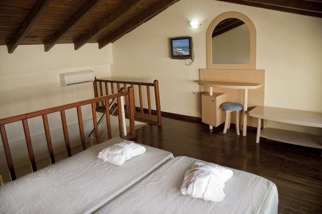 Jo An Beach Hotel Adelianos Kampos Luaran gambar